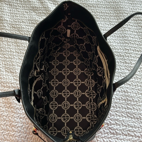 Black Henri Bendel large tote - Picture 3 of 14